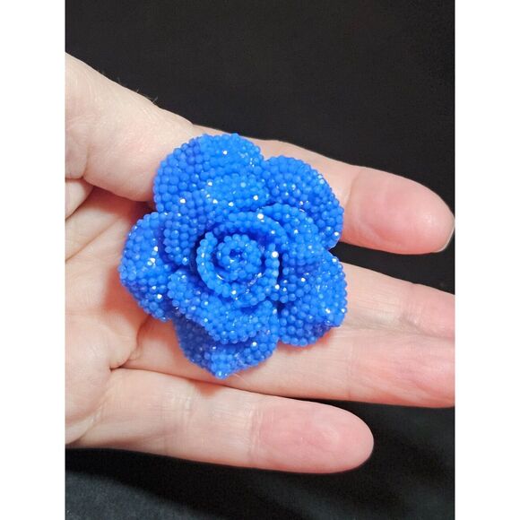 Large sparkly blue rose ring - Picture 1 of 10